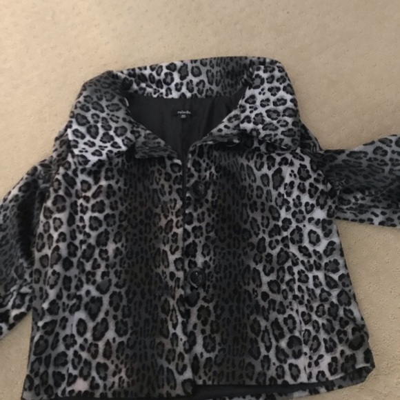 Short, faux fur fun jacket!! - Picture 4 of 8